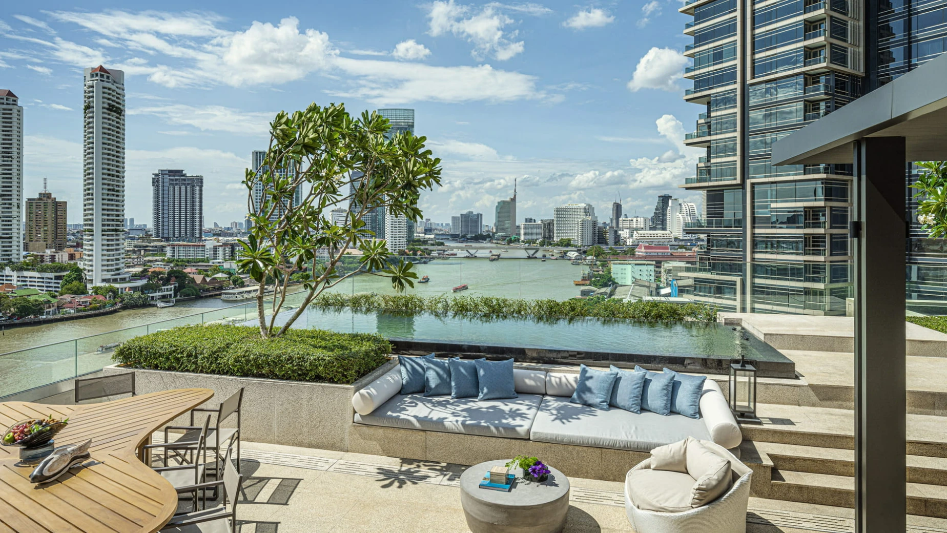 our Seasons Bangkok Riverfront Penthouse