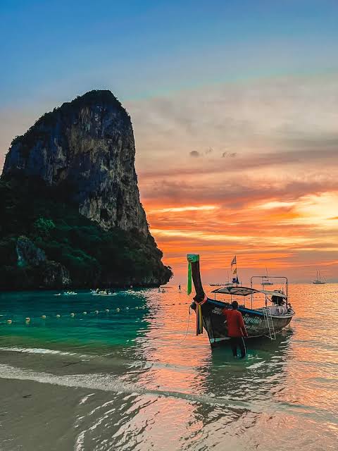 Railay's Boat-Access Beaches