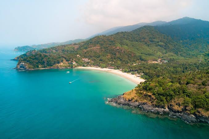 Koh Lanta coastline